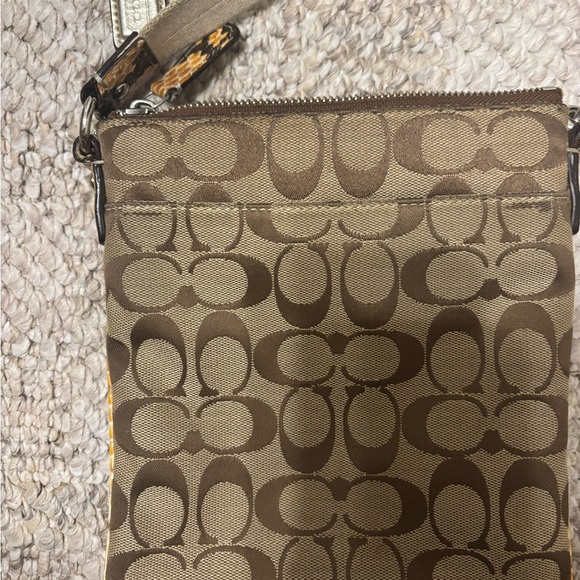 Coach Snakeskin Swingpack Crossbody purse - Picture 4 of 5